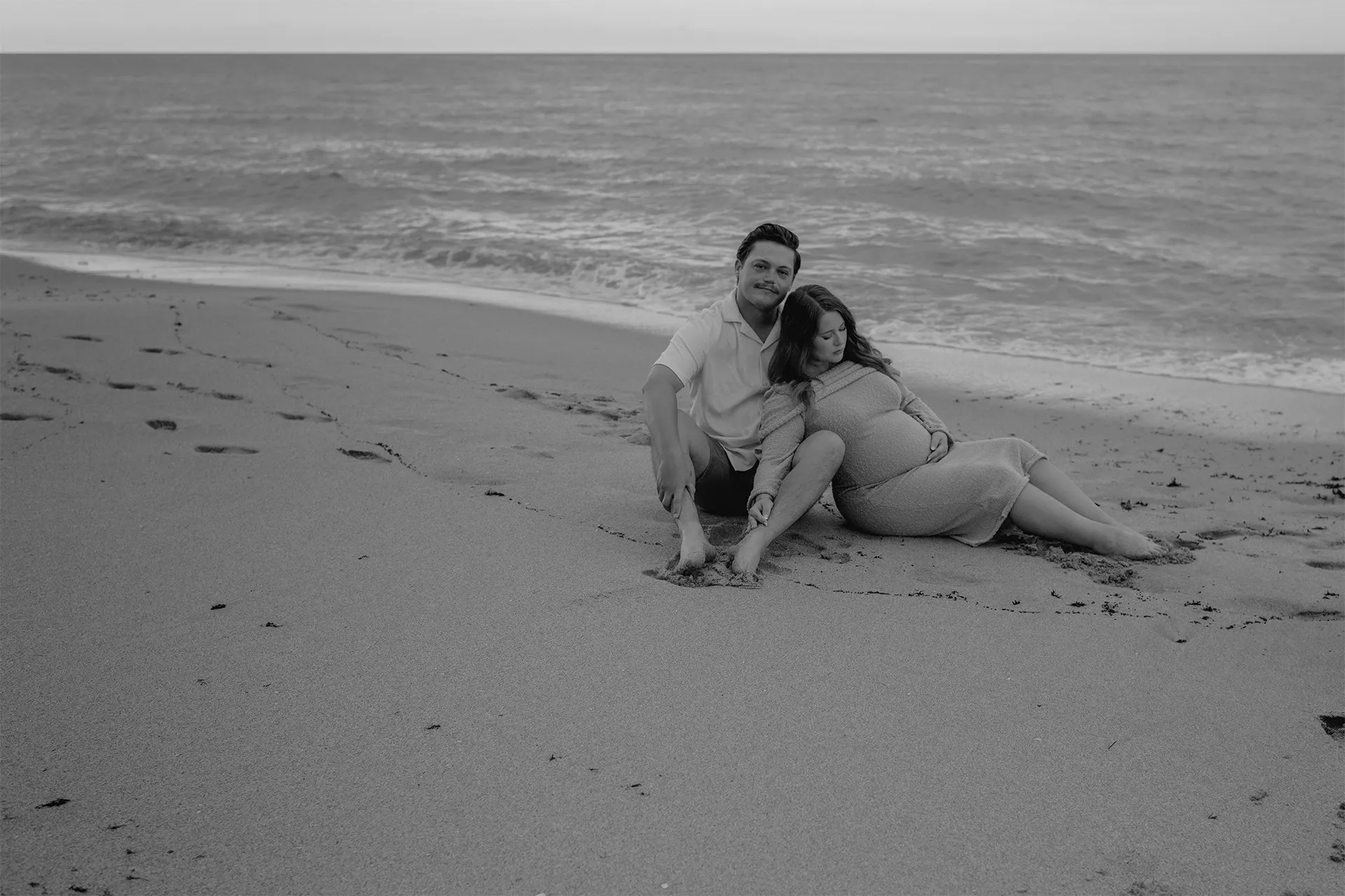 horizontal black and white maternity photo