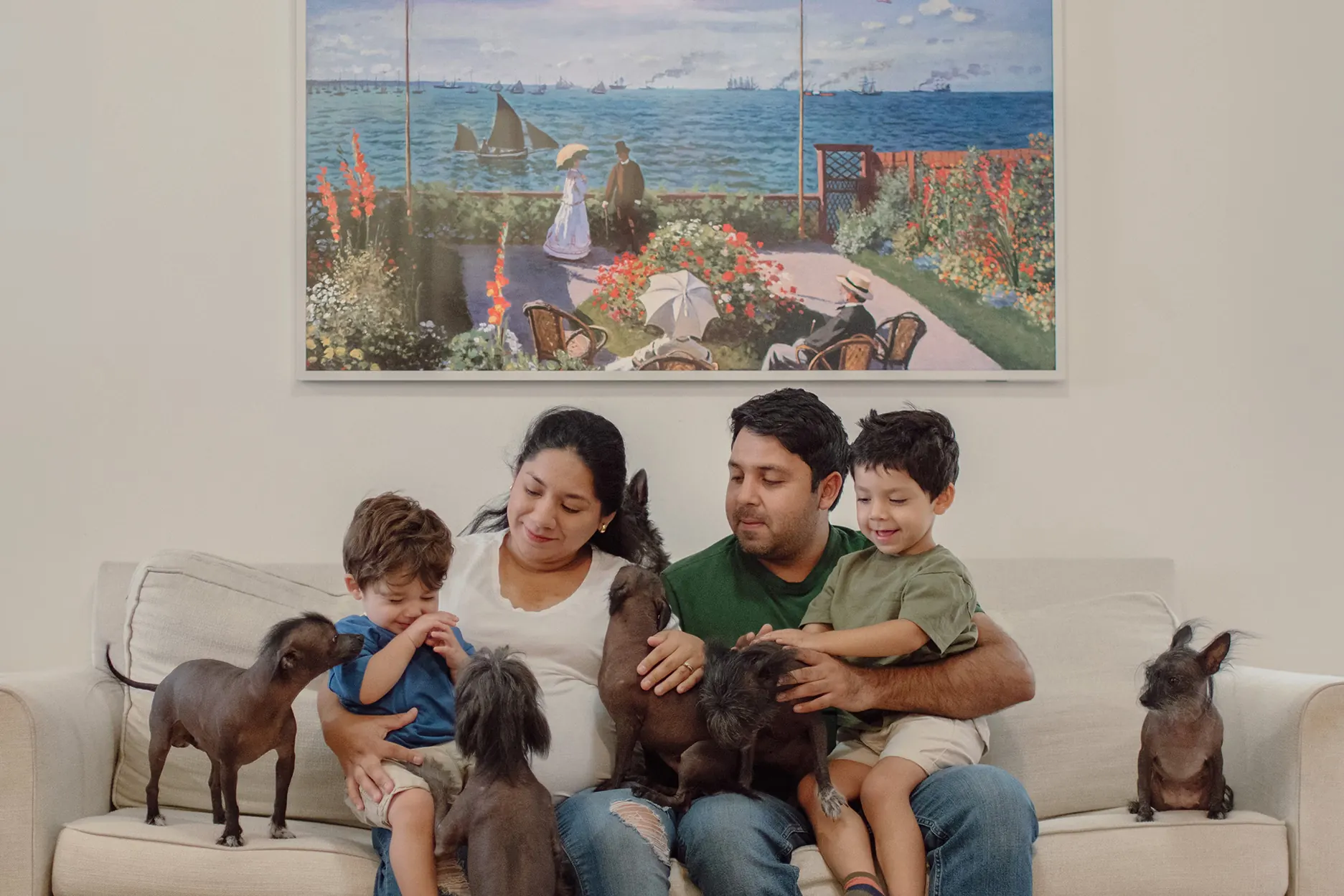 Authentic pet friendly family portrait at home in Monterrey